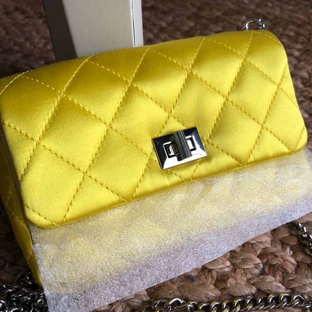 New: India Hicks Consort Bag. Italian Quilted Satin. Convertible. - Picture 8 of 16
